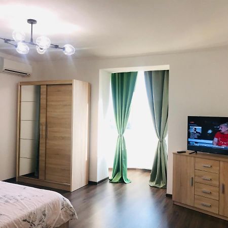 Naberezhna 10, Central Lutsk Lutsʼk Exterior foto