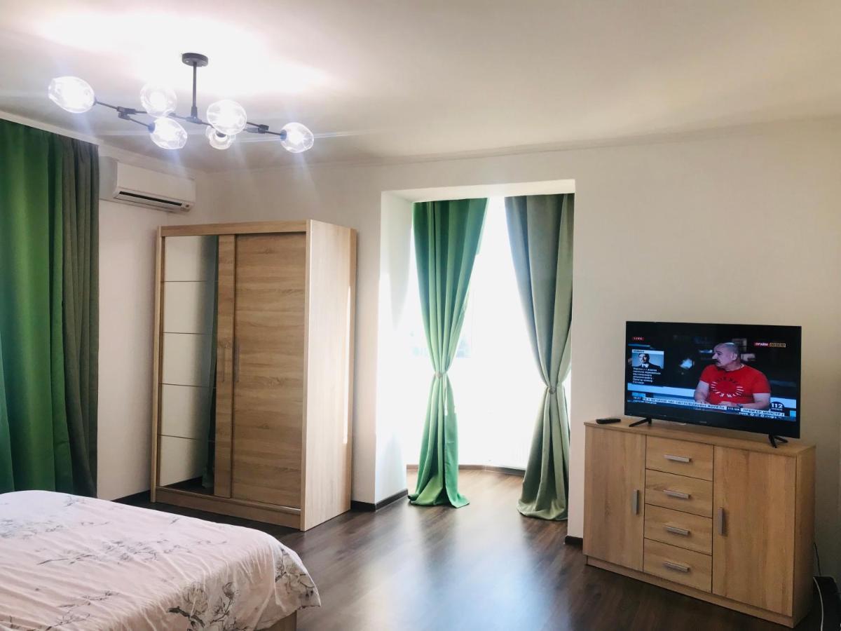 Naberezhna 10, Central Lutsk Lutsʼk Exterior foto